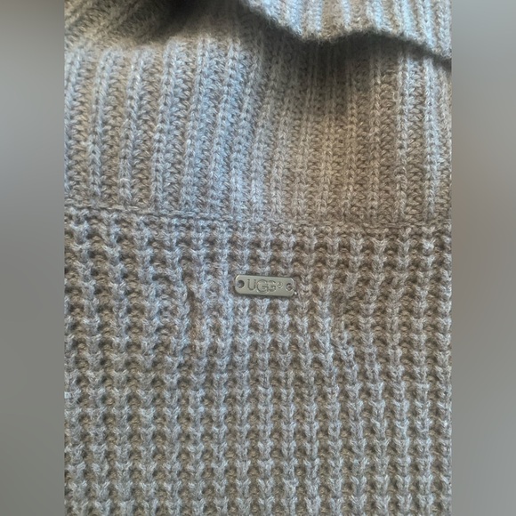 UGG Shelby Gray Waffle Knit Hi Lo Cowl Neck Tunic Sweater Size S Short Sleeve - Picture 4 of 4